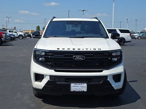 Used 2025 Ford Expedition Platinum w/ Stealth Appearance Package AWD/4WD image 62