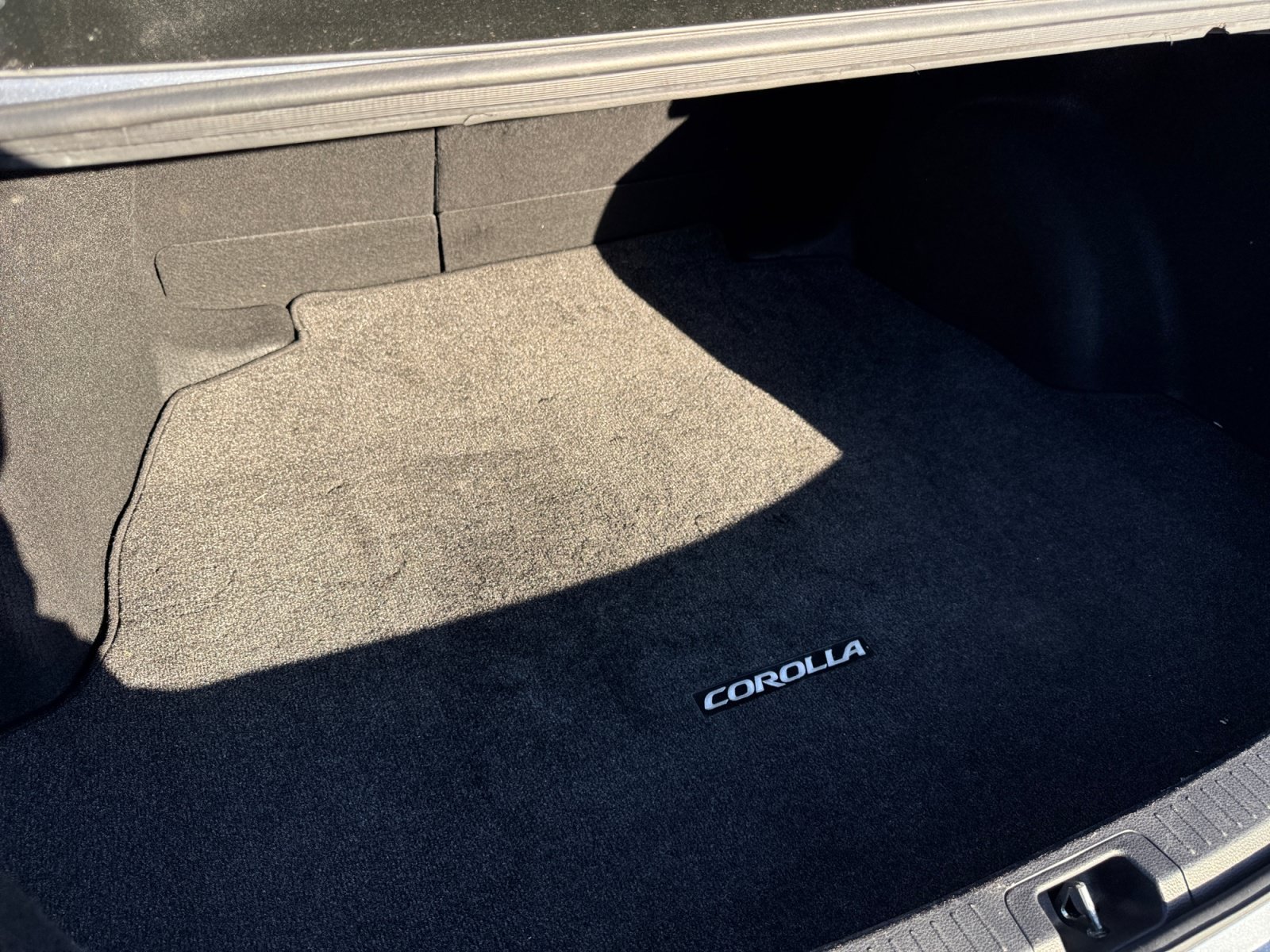 Used 2023 Toyota Corolla SE w/ Carpet Mat Package (TMS) FWD image 22