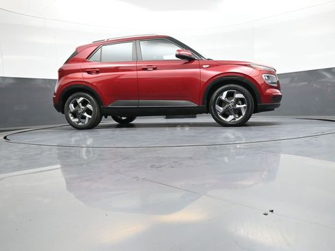 Certified 2023 Hyundai Venue SEL FWD image 29