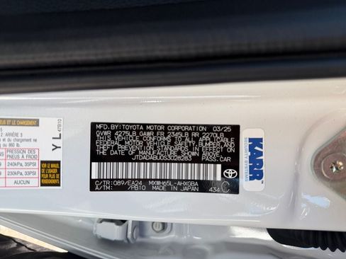Used 2025 Toyota Prius AWD image 36