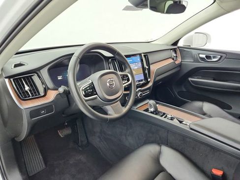 Certified 2023 Volvo XC60 B5 Plus w/ Climate Package image 16