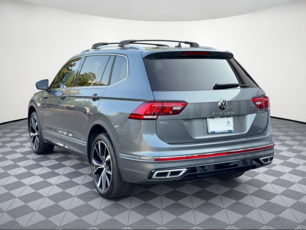 Used 2024 Volkswagen Tiguan SEL R-Line w/ MDO Package, Two-Row AWD/4WD image 3