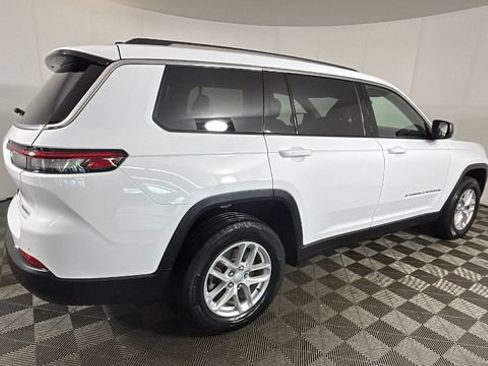 Used 2023 Jeep Grand Cherokee L Laredo w/ Luxury Tech Group I AWD/4WD image 2