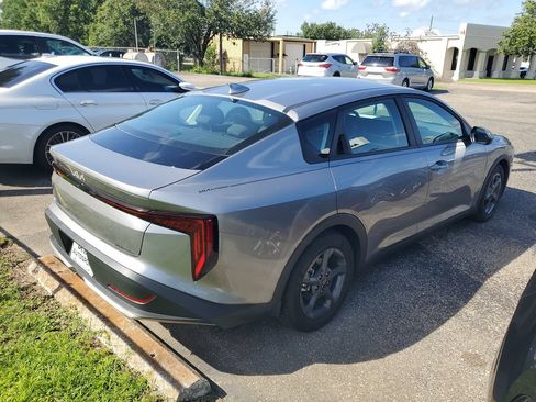 Used 2025 Kia K4 FWD image 4