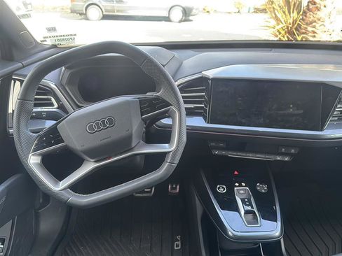 Used 2025 Audi Q4 e-tron Premium Plus w/ Premium Plus image 10
