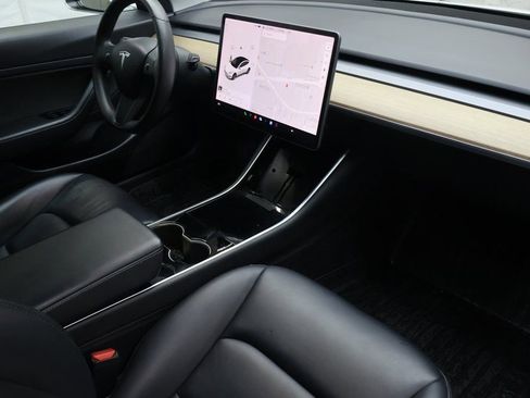 Used 2020 Tesla Model 3 Standard Range Plus image 10