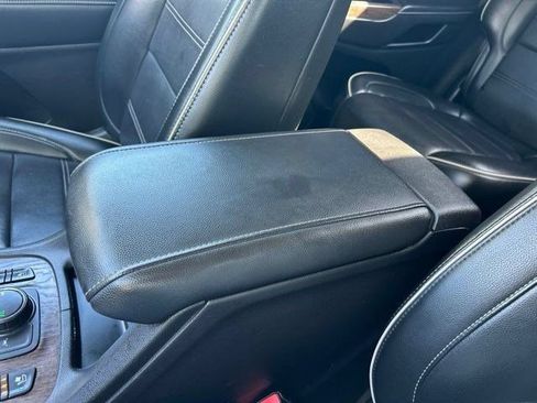 Used 2021 GMC Acadia Denali w/ Denali Technology Package FWD image 43