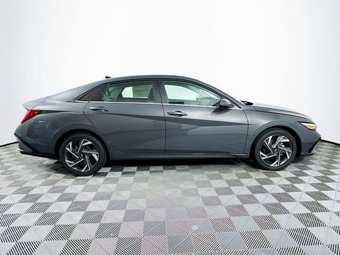 New 2026 Hyundai Elantra Limited FWD image 9