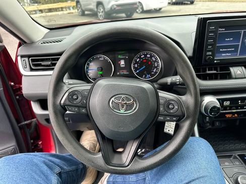 Used 2020 Toyota RAV4 LE w/ All Weather Liner Package AWD/4WD image 36