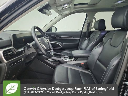 Used 2025 Kia Telluride S AWD/4WD image 18