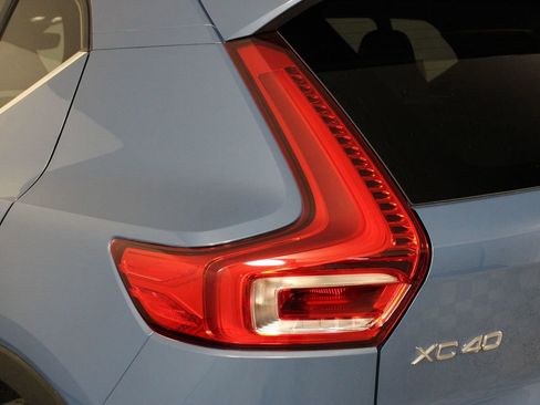 Certified 2023 Volvo XC40 B5 Ultimate image 18