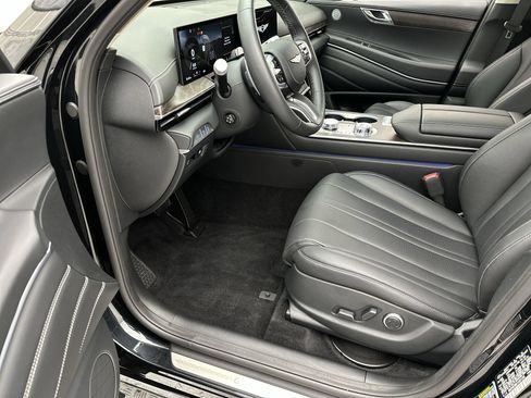 Certified 2026 Genesis GV80 2.5T Select AWD/4WD image 11