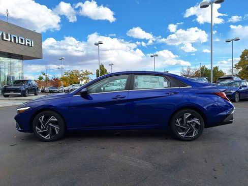 Used 2024 Hyundai Elantra SEL w/ Convenience Package image 6