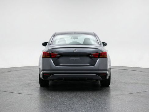 Used 2025 Nissan Altima 2.5 SV FWD image 7