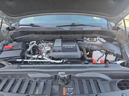 Used 2025 Chevrolet Silverado 1500 High Country w/ Technology Package image 10