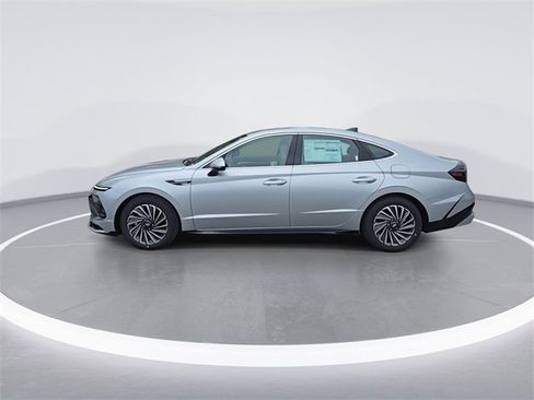 New 2025 Hyundai Sonata SEL image 5