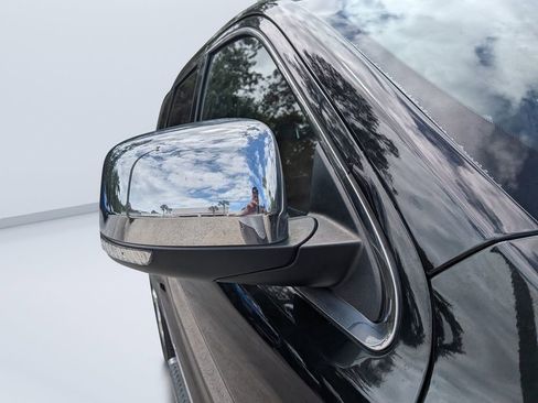 Used 2012 Jeep Grand Cherokee Overland Summit image 11