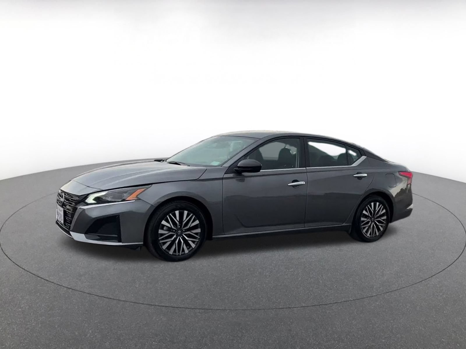 Used 2025 Nissan Altima 2.5 SV FWD image 7