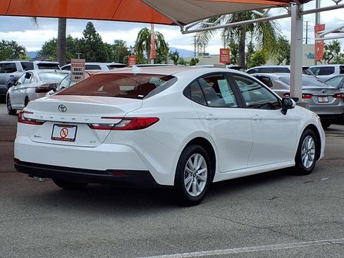Used 2025 Toyota Camry LE FWD image 4