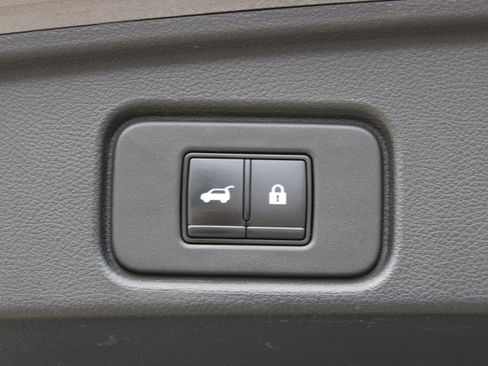Used 2022 Nissan Pathfinder SL w/ SL Premium Package AWD/4WD image 9