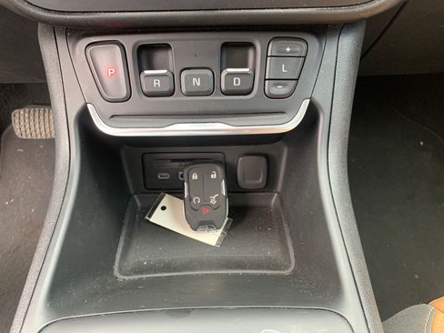Used 2021 GMC Terrain SLT AWD/4WD image 16