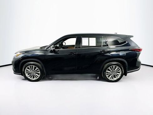 Used 2025 Toyota Highlander Platinum AWD/4WD image 5