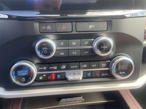 Used 2024 Ford Expedition Limited image 28