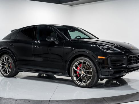 Used 2023 Porsche Cayenne GTS AWD/4WD image 44