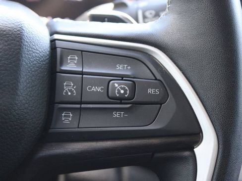 Used 2022 Jeep Grand Cherokee L Limited AWD/4WD image 26