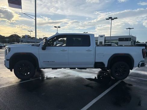 Used 2025 GMC Sierra 2500 AT4 AWD/4WD image 6