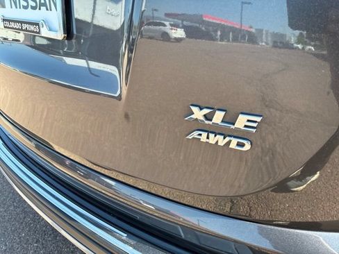 Used 2017 Toyota RAV4 XLE w/ Plus Extra Value Package AWD/4WD image 13