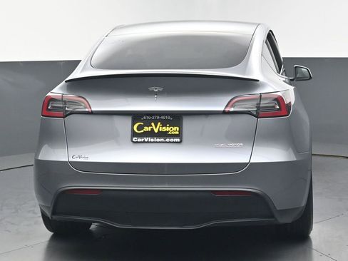 Used 2024 Tesla Model Y Performance AWD/4WD image 3