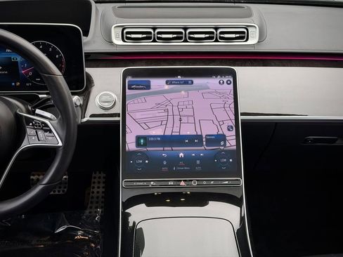 Used 2022 Mercedes-Benz S 500 4MATIC w/ AMG Line Package image 21