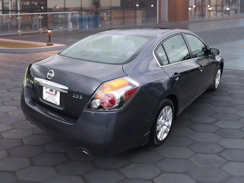 Used 2010 Nissan Altima 2.5 S FWD image 10