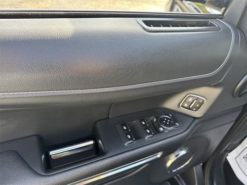 Used 2024 Ford Expedition Max XLT image 16
