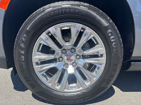 Used 2022 GMC Yukon XL Denali RWD image 8