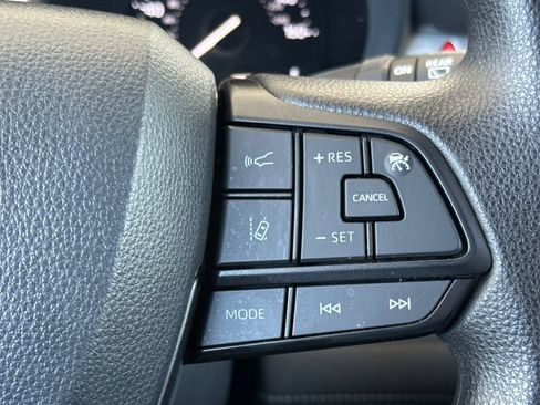 Certified 2026 Toyota Sienna LE FWD image 32