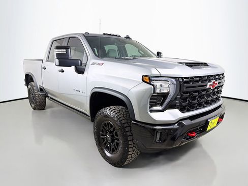 Used 2026 Chevrolet Silverado 2500 ZR2 AWD/4WD image 4