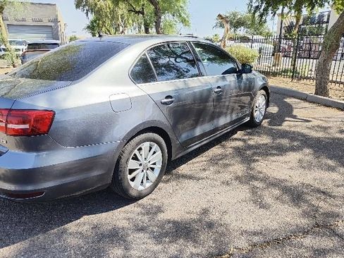 Used 2015 Volkswagen Jetta SE FWD image 11