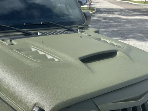 Used 2024 Jeep Wrangler Unlimited image 26