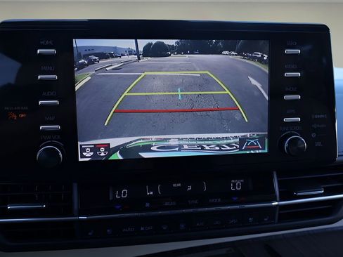 Certified 2021 Toyota Sienna Limited FWD image 25