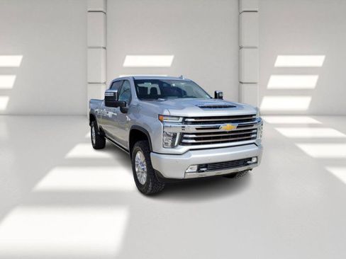 Used 2022 Chevrolet Silverado 2500 High Country w/ Z71 Off-Road Package image 3