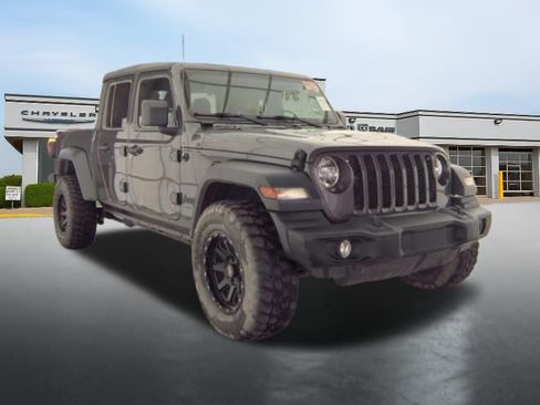 Used 2022 Jeep Gladiator Sport w/ Trailer Tow Package AWD/4WD image 6