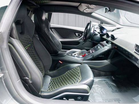 Used 2018 Lamborghini Huracan LP 580-2 image 3