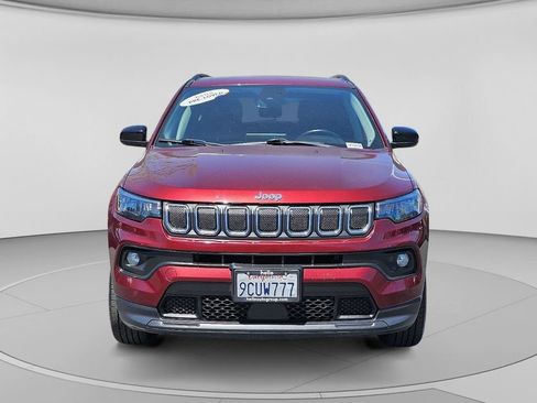 Used 2022 Jeep Compass Latitude w/ Sun and Sound Group AWD/4WD image 9