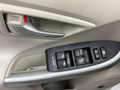 Used 2014 Toyota Prius Four FWD image 15