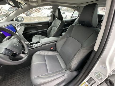 Used 2025 Toyota Camry XLE image 15