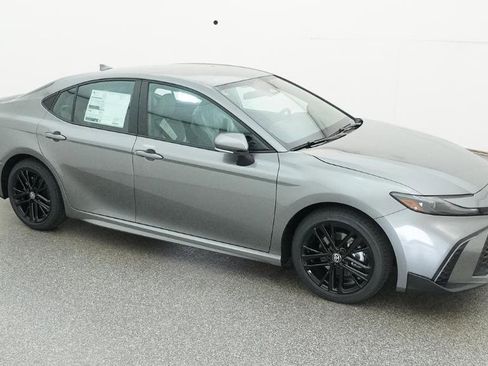 New 2026 Toyota Camry SE image 7
