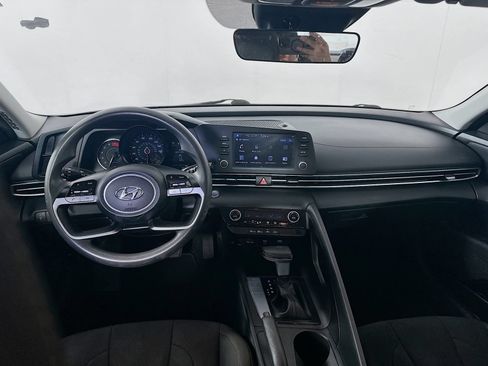 Used 2022 Hyundai Elantra SEL FWD image 24