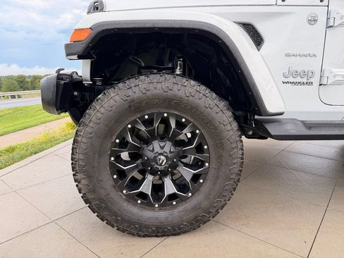 Used 2022 Jeep Wrangler Unlimited Sahara AWD/4WD image 14